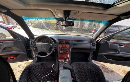 Mercedes-Benz E-Класс, 1996 год, 350 000 рублей, 6 фотография