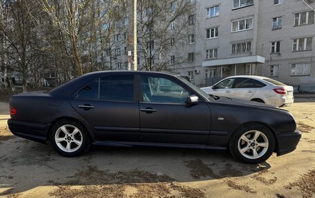 Mercedes-Benz E-Класс, 1996 год, 350 000 рублей, 13 фотография