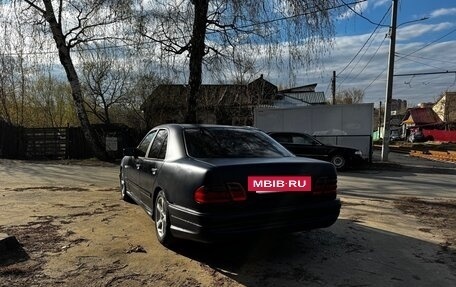 Mercedes-Benz E-Класс, 1996 год, 350 000 рублей, 12 фотография