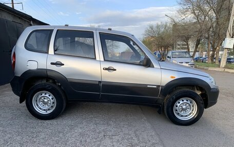 Chevrolet Niva I рестайлинг, 2009 год, 520 000 рублей, 10 фотография