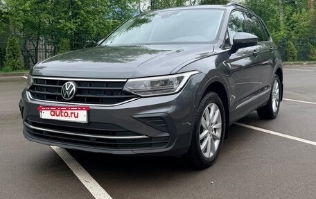 Volkswagen Tiguan II, 2021 год, 3 500 000 рублей, 2 фотография