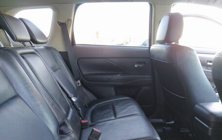 Mitsubishi Outlander III рестайлинг 3, 2012 год, 1 249 000 рублей, 18 фотография