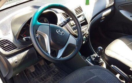 Hyundai Solaris II рестайлинг, 2014 год, 850 000 рублей, 9 фотография