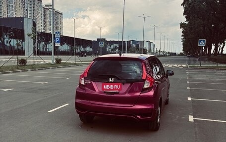Honda Fit III, 2018 год, 1 145 000 рублей, 8 фотография