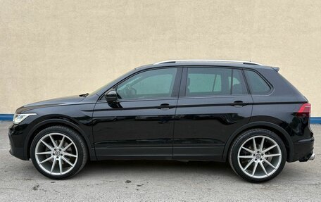 Volkswagen Tiguan II, 2021 год, 2 890 000 рублей, 2 фотография