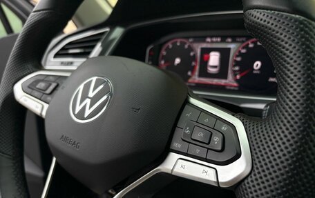 Volkswagen Tiguan II, 2021 год, 2 890 000 рублей, 18 фотография
