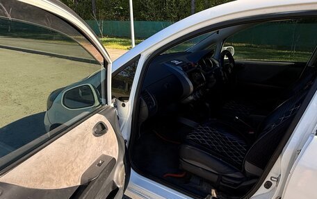 Honda Fit III, 2006 год, 350 000 рублей, 10 фотография