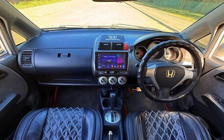 Honda Fit III, 2006 год, 350 000 рублей, 11 фотография