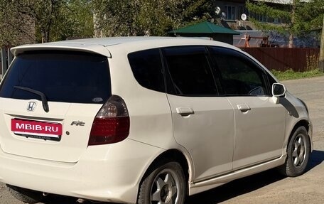 Honda Fit III, 2006 год, 350 000 рублей, 6 фотография