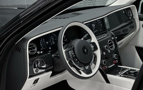 Rolls-Royce Cullinan, 2026 год, 78 000 000 рублей, 11 фотография