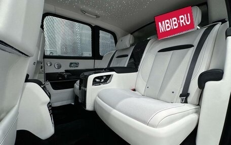 Rolls-Royce Cullinan, 2026 год, 78 000 000 рублей, 24 фотография