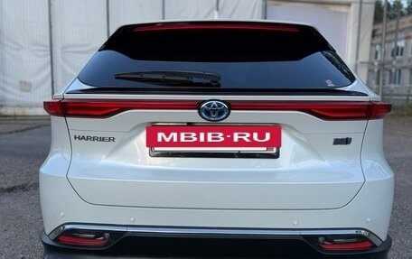 Toyota Harrier, 2021 год, 6 000 000 рублей, 8 фотография