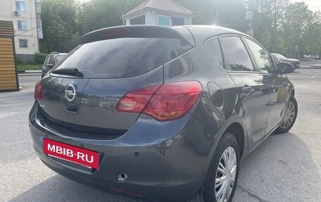 Opel Astra J, 2011 год, 650 000 рублей, 2 фотография