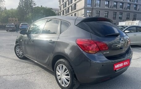 Opel Astra J, 2011 год, 650 000 рублей, 3 фотография