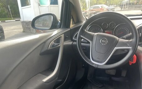 Opel Astra J, 2011 год, 650 000 рублей, 6 фотография