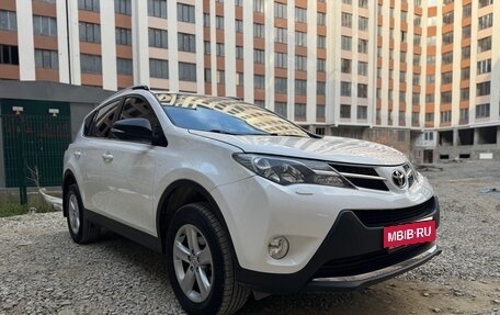 Toyota RAV4, 2013 год, 1 800 000 рублей, 2 фотография