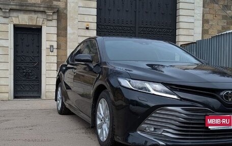 Toyota Camry, 2021 год, 3 430 000 рублей, 2 фотография