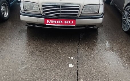 Mercedes-Benz C-Класс, 1997 год, 400 000 рублей, 2 фотография