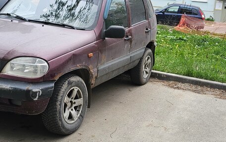 Chevrolet Niva I рестайлинг, 2003 год, 100 000 рублей, 3 фотография