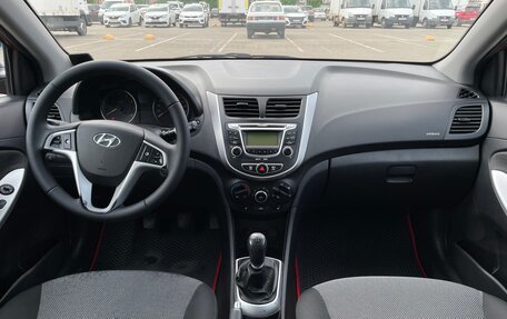Hyundai Solaris II рестайлинг, 2012 год, 500 000 рублей, 13 фотография
