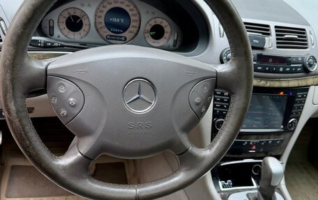 Mercedes-Benz E-Класс, 2004 год, 1 400 000 рублей, 14 фотография