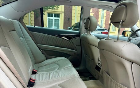 Mercedes-Benz E-Класс, 2004 год, 1 400 000 рублей, 24 фотография
