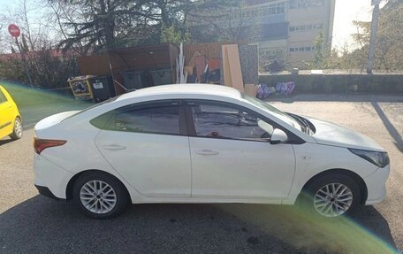 Hyundai Solaris II рестайлинг, 2020 год, 850 000 рублей, 3 фотография