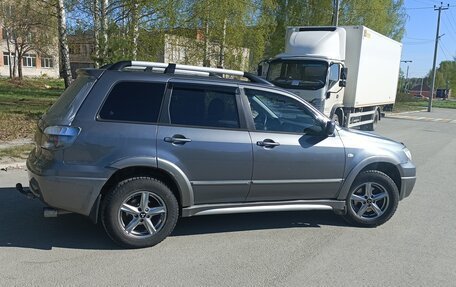 Mitsubishi Outlander III рестайлинг 3, 2004 год, 600 000 рублей, 7 фотография