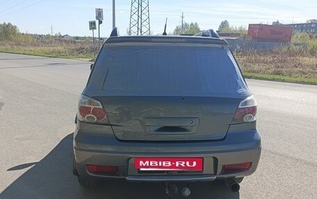 Mitsubishi Outlander III рестайлинг 3, 2004 год, 600 000 рублей, 5 фотография