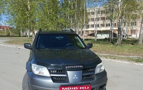 Mitsubishi Outlander III рестайлинг 3, 2004 год, 600 000 рублей, 2 фотография