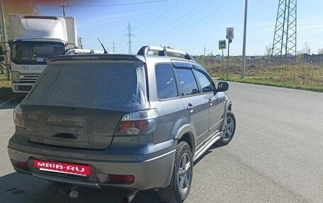 Mitsubishi Outlander III рестайлинг 3, 2004 год, 600 000 рублей, 6 фотография