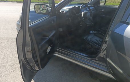 Mitsubishi Outlander III рестайлинг 3, 2004 год, 600 000 рублей, 14 фотография