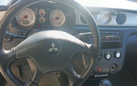 Mitsubishi Outlander III рестайлинг 3, 2004 год, 600 000 рублей, 24 фотография