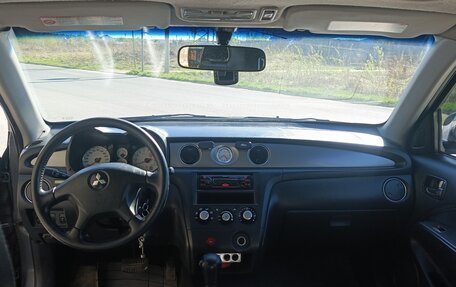 Mitsubishi Outlander III рестайлинг 3, 2004 год, 600 000 рублей, 20 фотография