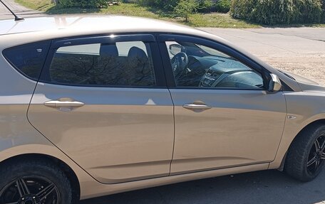 Hyundai Solaris II рестайлинг, 2013 год, 865 000 рублей, 5 фотография