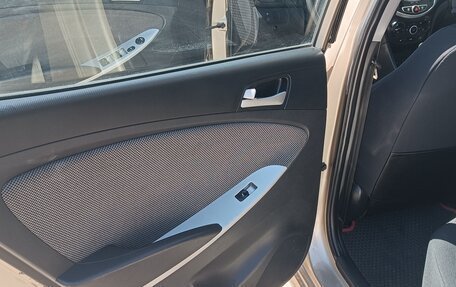 Hyundai Solaris II рестайлинг, 2013 год, 865 000 рублей, 11 фотография