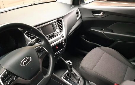 Hyundai Solaris II рестайлинг, 2018 год, 1 300 000 рублей, 4 фотография