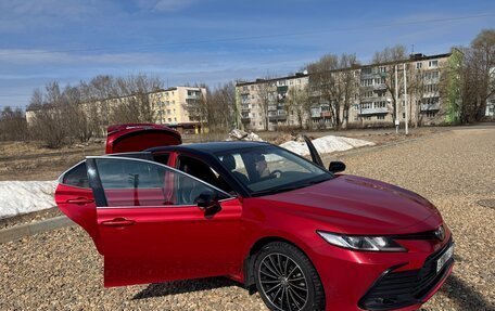 Toyota Camry, 2021 год, 3 030 000 рублей, 2 фотография