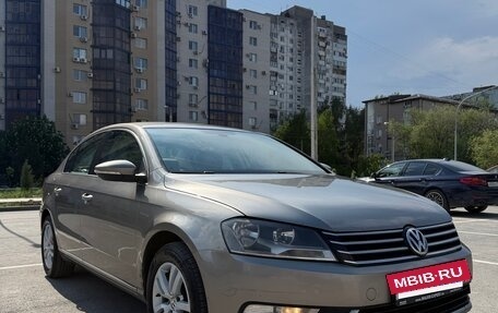 Volkswagen Passat B7, 2012 год, 1 070 000 рублей, 2 фотография