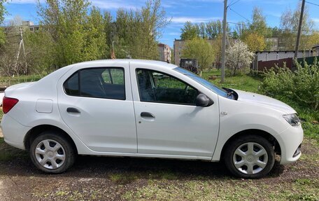 Renault Logan II, 2017 год, 1 100 000 рублей, 2 фотография