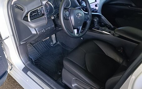 Toyota Camry, 2018 год, 2 600 000 рублей, 3 фотография
