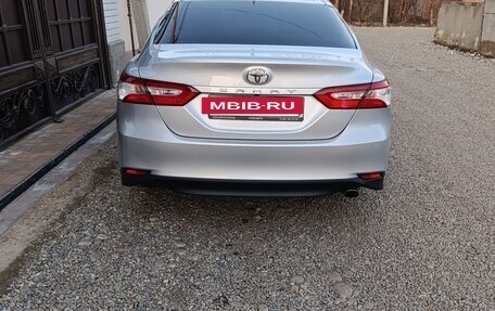 Toyota Camry, 2018 год, 2 600 000 рублей, 2 фотография