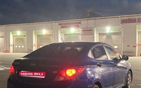 Hyundai Solaris II рестайлинг, 2013 год, 400 000 рублей, 2 фотография