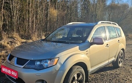 Mitsubishi Outlander III рестайлинг 3, 2008 год, 800 000 рублей, 2 фотография