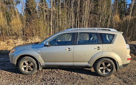 Mitsubishi Outlander III рестайлинг 3, 2008 год, 800 000 рублей, 11 фотография