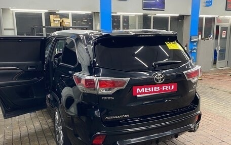 Toyota Highlander III, 2015 год, 2 650 000 рублей, 6 фотография