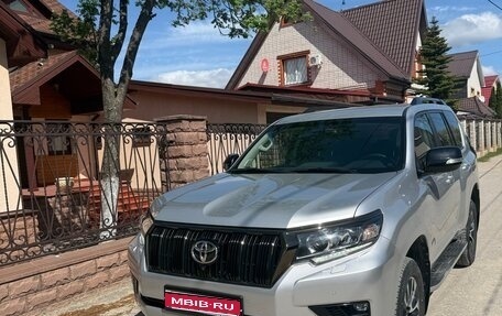 Toyota Land Cruiser Prado 150 рестайлинг 2, 2023 год, 9 000 000 рублей, 1 фотография