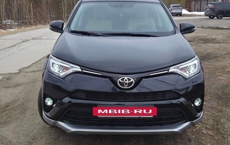 Toyota RAV4, 2016 год, 2 600 000 рублей, 3 фотография