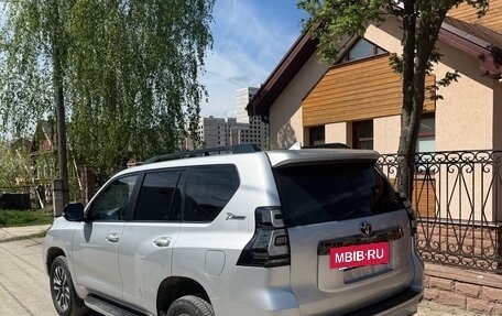 Toyota Land Cruiser Prado 150 рестайлинг 2, 2023 год, 9 000 000 рублей, 5 фотография