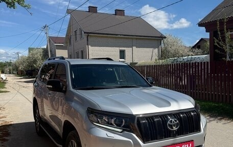 Toyota Land Cruiser Prado 150 рестайлинг 2, 2023 год, 9 000 000 рублей, 4 фотография